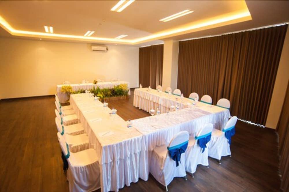 Idoop Hotel By Prasanthi Mataram Exterior photo
