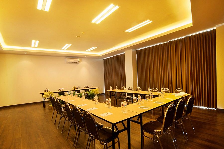 Idoop Hotel By Prasanthi Mataram Exterior photo